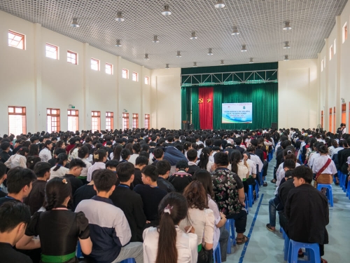 Hoạt động kết nối và phục vụ cộng đồng của Bộ môn Sinh học và Bộ môn Vật lý tại Trường Phổ Thông Dân Tộc Nội Trú tỉnh Sơn La 